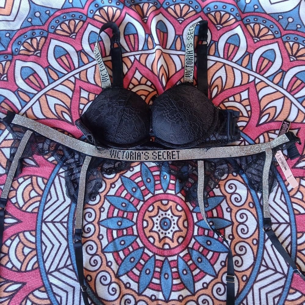 Victoria's Secret Bling Black Lace Bra and Garter Set💎